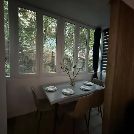 Lake Apartment Apartman Tirana
